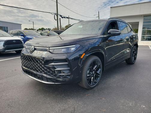 2026 Volkswagen Tiguan 2.0T SE R-Line Black