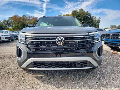 2026 Volkswagen Atlas Peak Edition