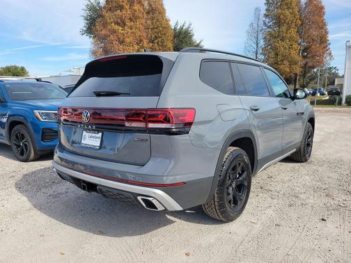 2026 Volkswagen Atlas Peak Edition