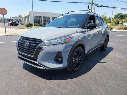2021 Nissan Kicks SR