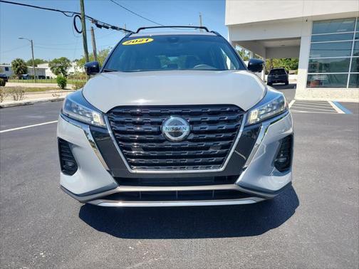 2021 Nissan Kicks SR