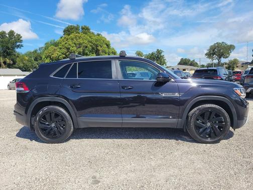 2022 Volkswagen Atlas Cross Sport 2.0T SE w/Technology