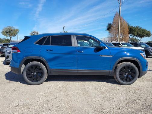 2026 Volkswagen Atlas Cross Sport 2.0T SE w/Technology