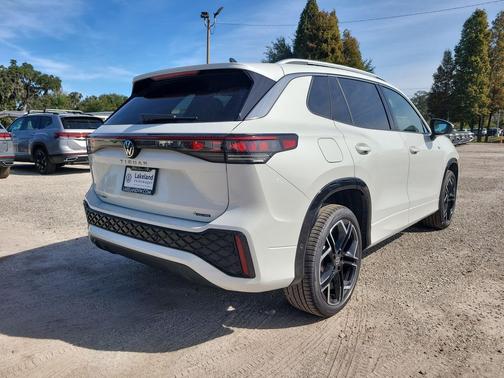 2026 Volkswagen Tiguan 2.0T SEL R-Line 4MOTION