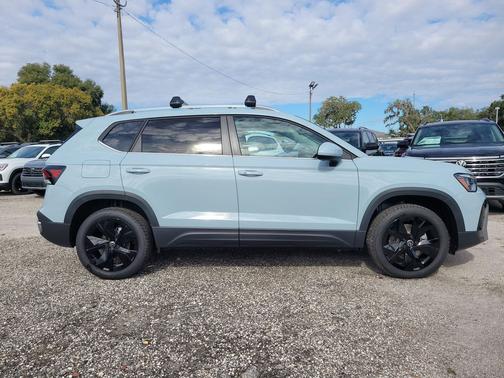 2026 Volkswagen Taos SE