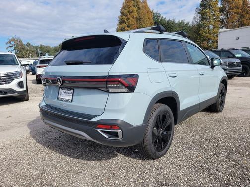 2026 Volkswagen Taos SE