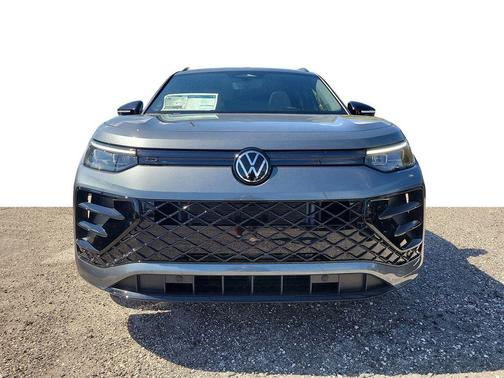Platinum Gray Metallic 2026 Volkswagen Tiguan 2.0T SE R-Line Black