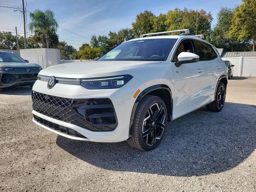 2026 Volkswagen Tiguan 2.0T SEL R-Line 4MOTION