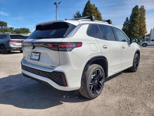 2026 Volkswagen Tiguan 2.0T SEL R-Line 4MOTION