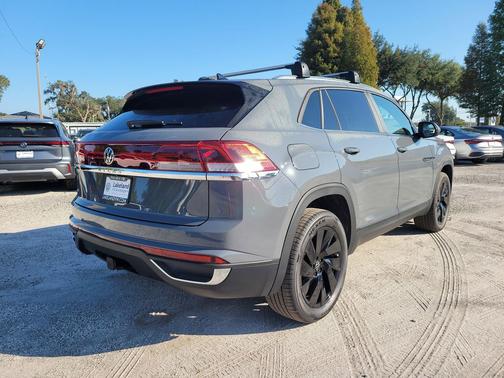 2026 Volkswagen Atlas Cross Sport 2.0T SE w/Technology