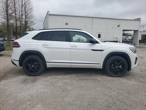 2025 Volkswagen Atlas Cross Sport 2.0T SEL