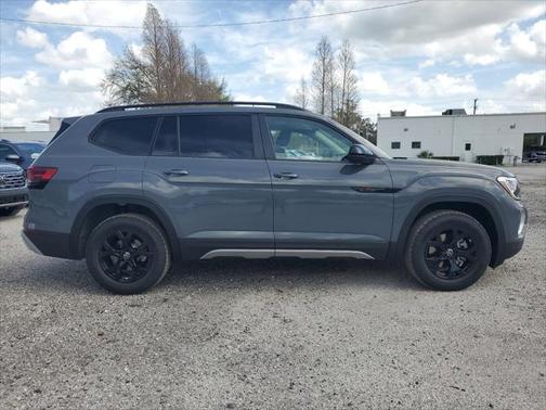 2025 Volkswagen Atlas 2.0T Peak Edition