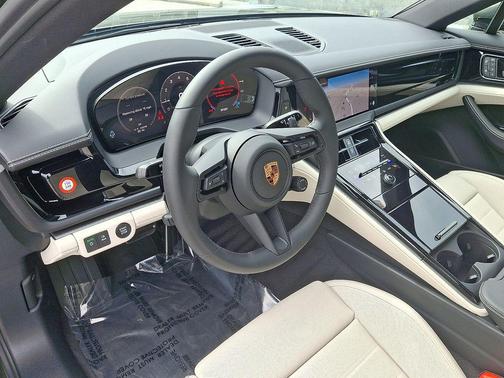 2025 Porsche Panamera 