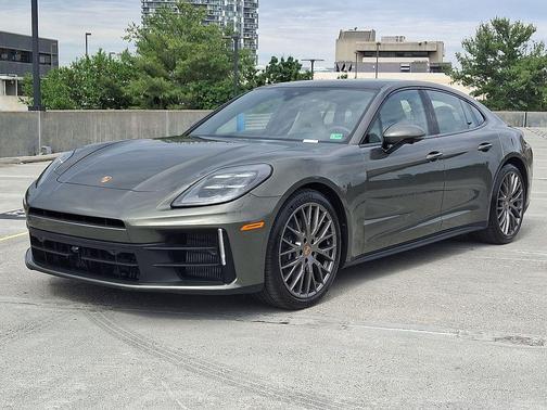 2025 Porsche Panamera 