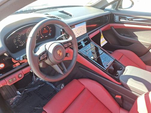 2026 Porsche Panamera 4