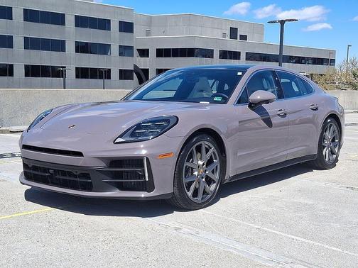 2025 Porsche Panamera 4
