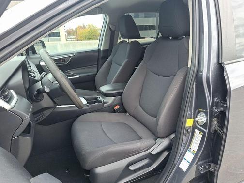 2020 Toyota RAV4 Hybrid LE