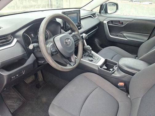 2020 Toyota RAV4 Hybrid LE