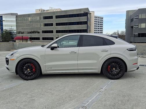 2023 Porsche Cayenne GTS