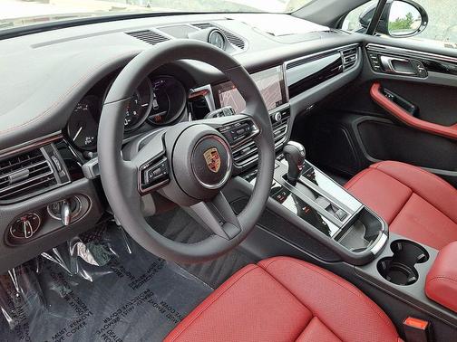 2025 Porsche Macan Macan