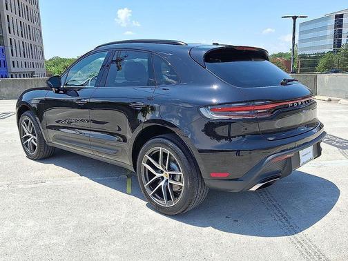 2025 Porsche Macan 