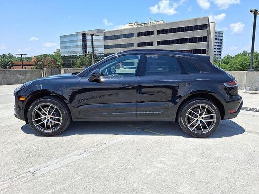 2025 Porsche Macan 