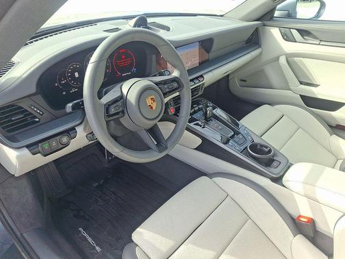 2025 Porsche 911 Carrera