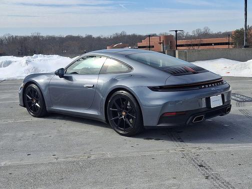 2025 Porsche 911 Carrera