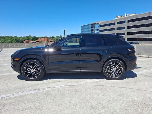 Chromite Black Metallic 2026 Porsche Cayenne Cayenne