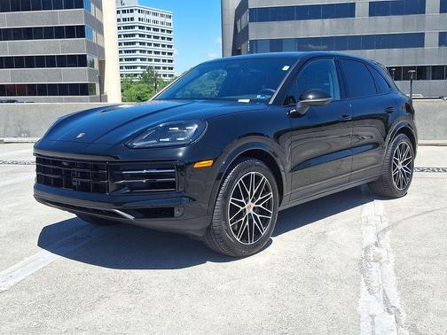 Chromite Black Metallic 2026 Porsche Cayenne Cayenne