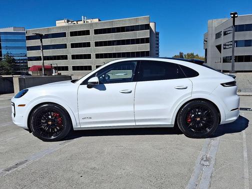 2026 Porsche Cayenne GTS