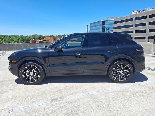 Chromite Black Metallic 2026 Porsche Cayenne Cayenne