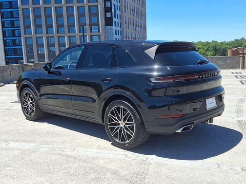 Chromite Black Metallic 2026 Porsche Cayenne Cayenne