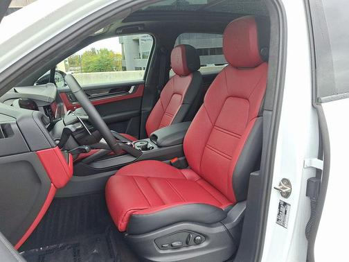 2026 Porsche Cayenne GTS