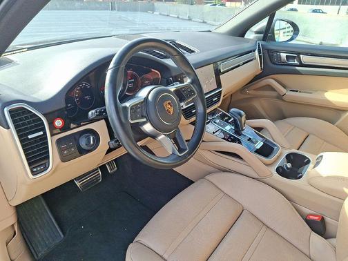 2023 Porsche Cayenne S