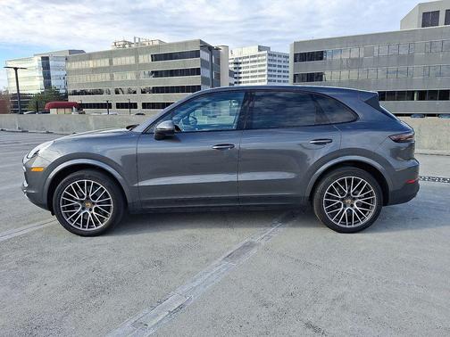 2023 Porsche Cayenne S