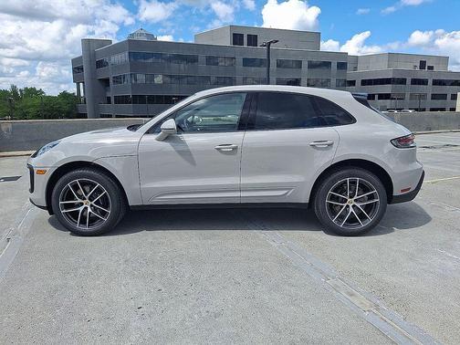 2025 Porsche Macan 