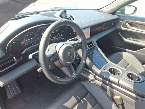 2025 Porsche Taycan Turbo