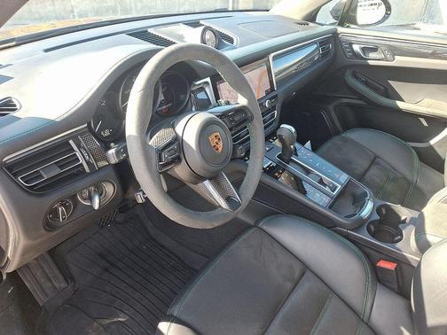 2022 Porsche Macan GTS