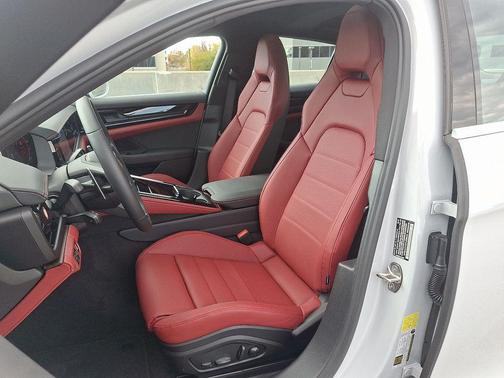 2026 Porsche Panamera