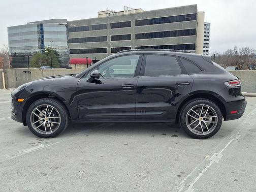 2026 Porsche Macan 