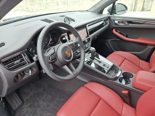 2026 Porsche Macan 