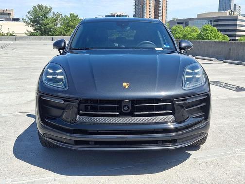 Volcano Grey Metallic 2026 Porsche Macan Macan