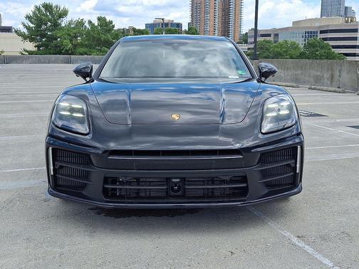 2025 Porsche Panamera 