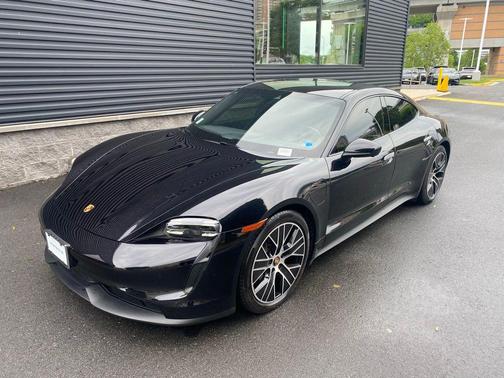Jet Black 2023 Porsche Taycan