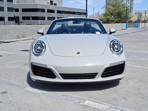 2018 Porsche 911 Carrera