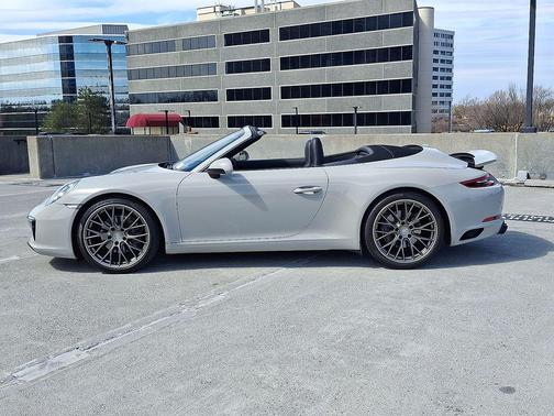 2018 Porsche 911 Carrera