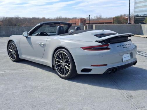 2018 Porsche 911 Carrera