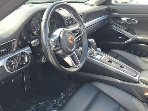2018 Porsche 911 Carrera