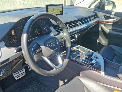 2019 Audi Q7 45 Premium Plus